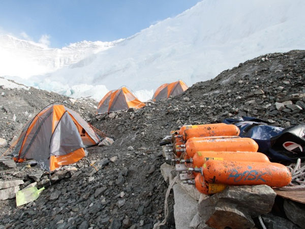 What to pack for climbing Mount Everest?