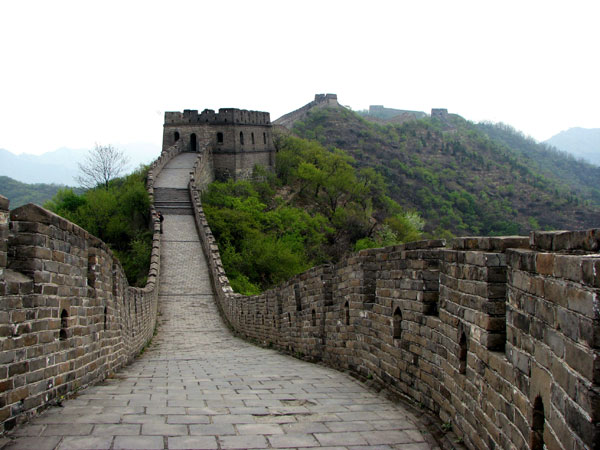 Which sections of the Great Wall are recommended?
