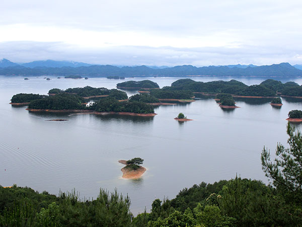 Thousand-islet Lake
